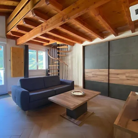 Le Xilotik - Peaceful In Apartment
